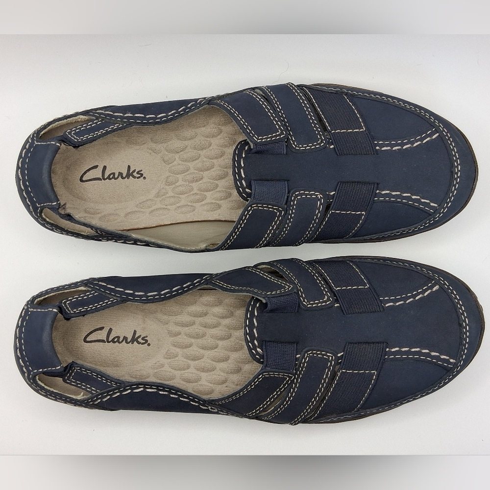 Clarks Mary Jane Loafers/Driving Shoes with Light Arch Support & White Stitching - Picture 3 of 13